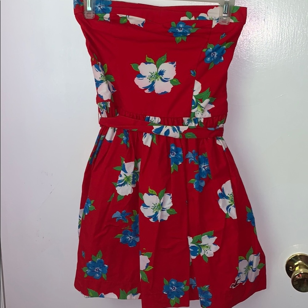 Hollister Strapless Red Dress W/ Flowers